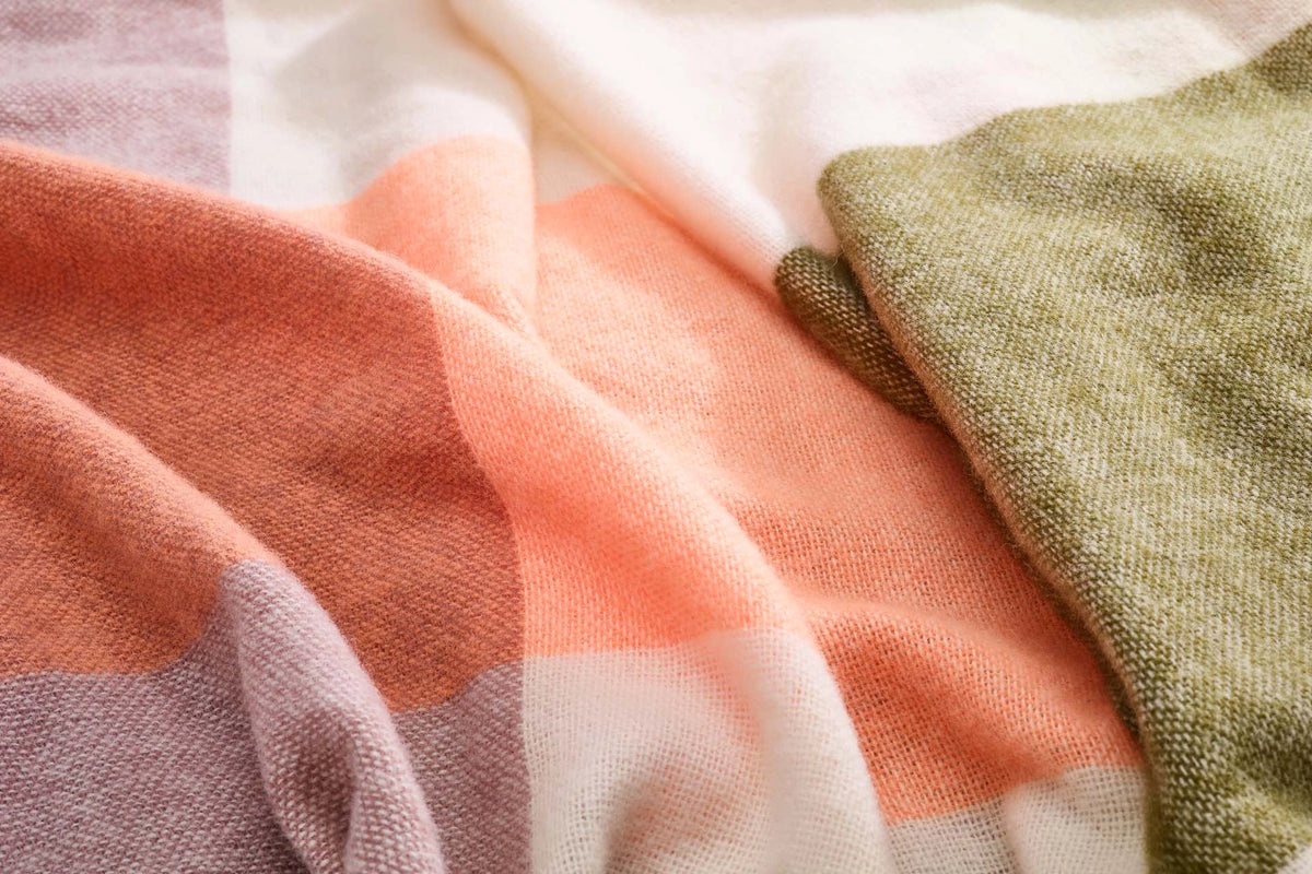 Color Blend Clementine Blanket