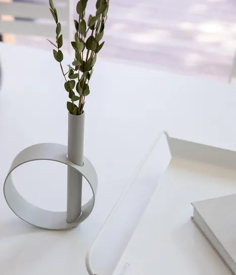 IOS Single Stem Vase
