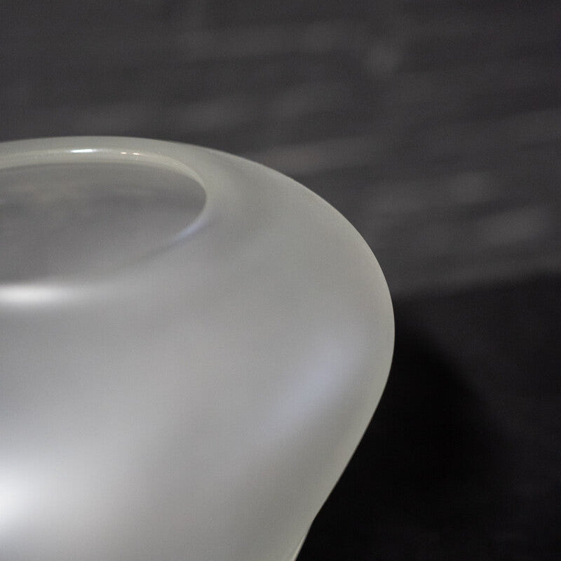 Vase Rune White