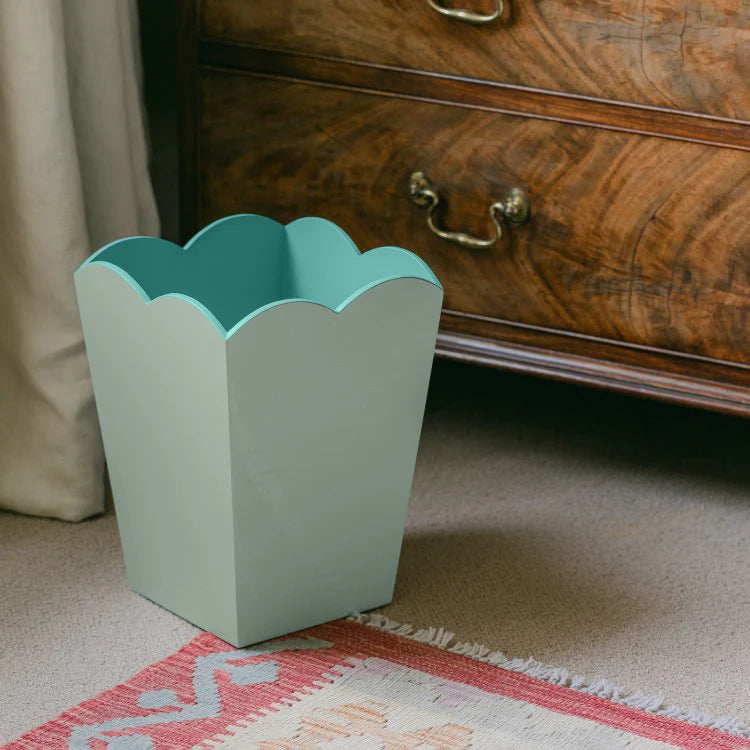 Scalloped Lacquer Bin